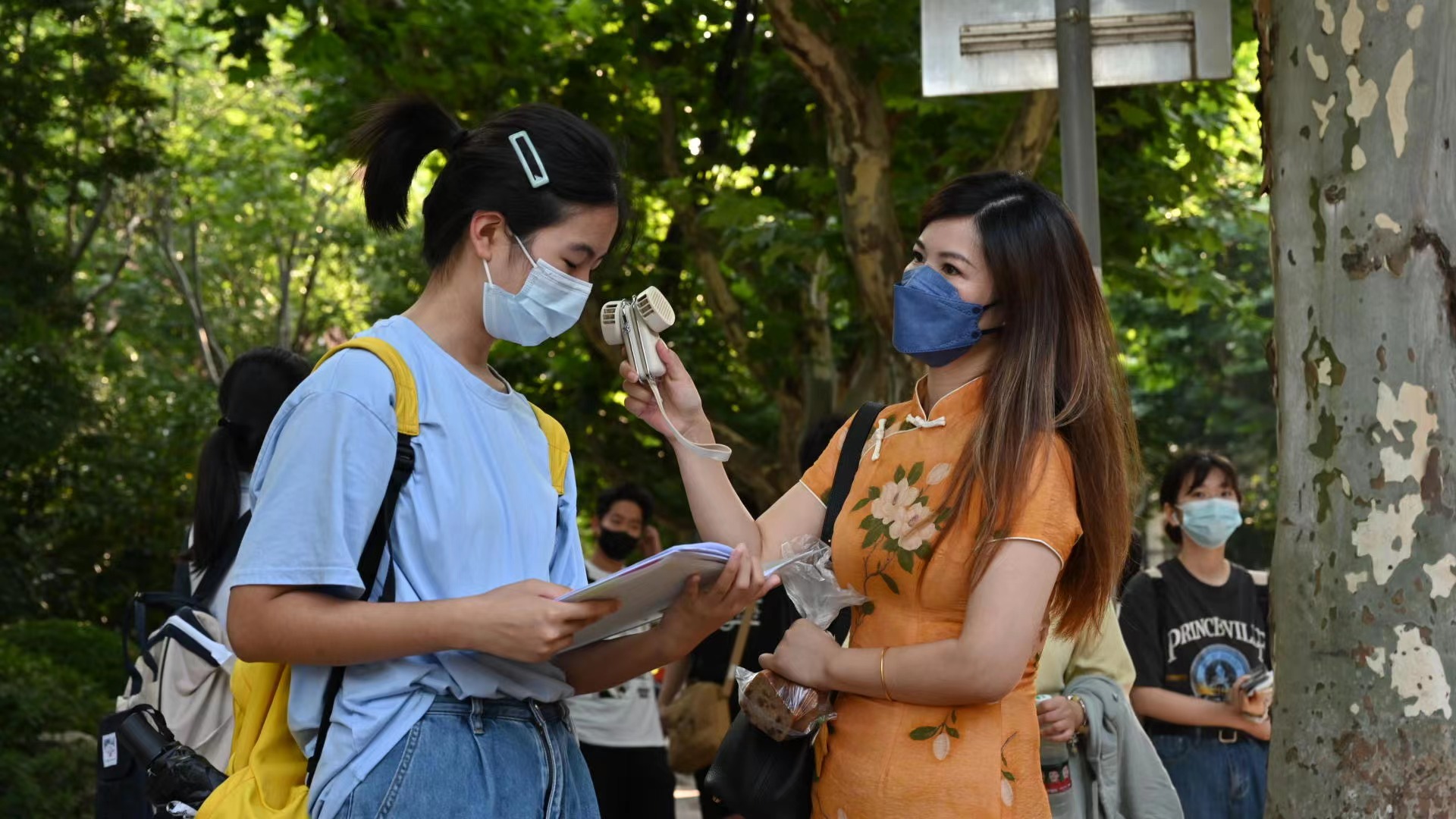 学生考场带手机新闻不准带手机进考场是法律吗-第1张图片-太平洋在线下载